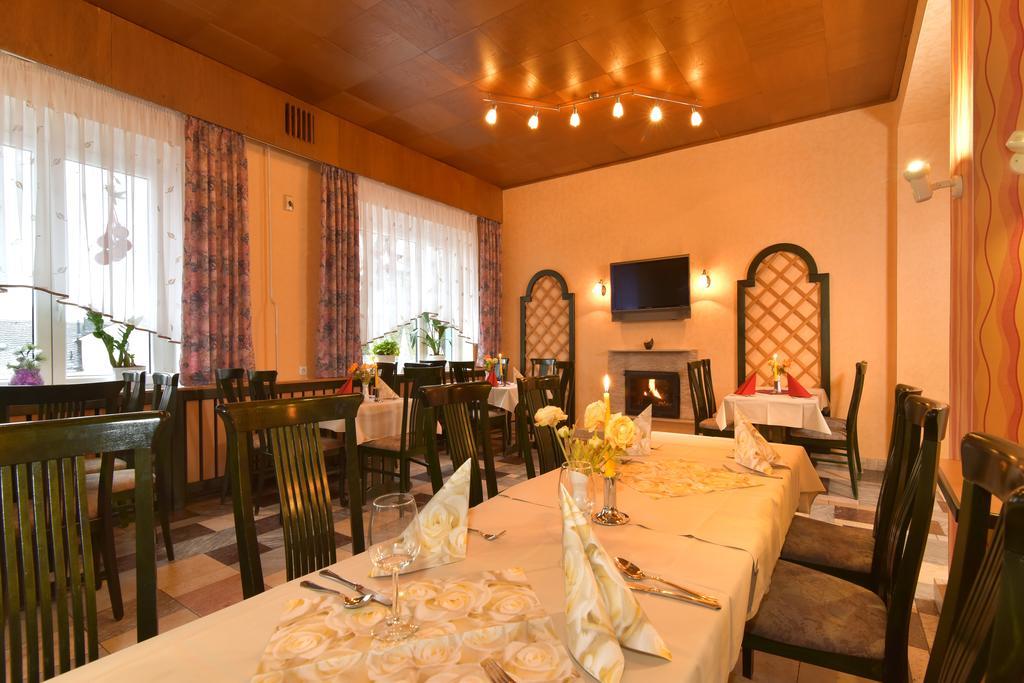 Hotel-Gasthof Zur Krone Saalburg Luaran gambar