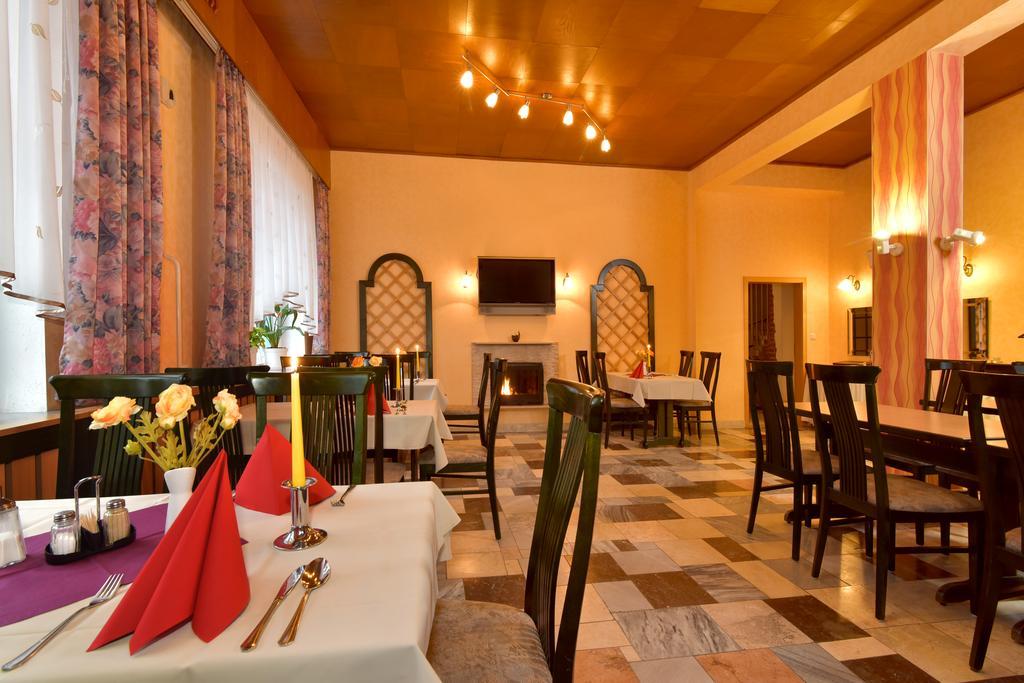 Hotel-Gasthof Zur Krone Saalburg Luaran gambar