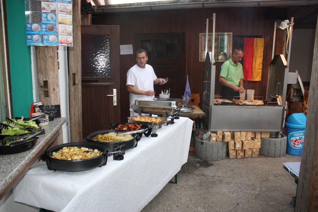 Hotel-Gasthof Zur Krone Saalburg Luaran gambar