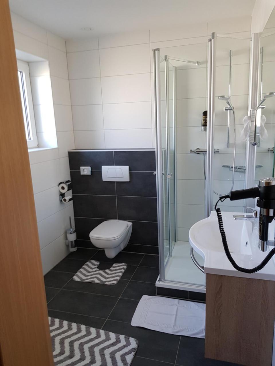 Hotel-Gasthof Zur Krone Saalburg Luaran gambar