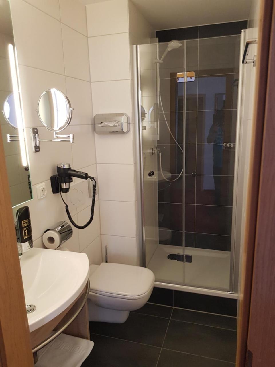 Hotel-Gasthof Zur Krone Saalburg Luaran gambar